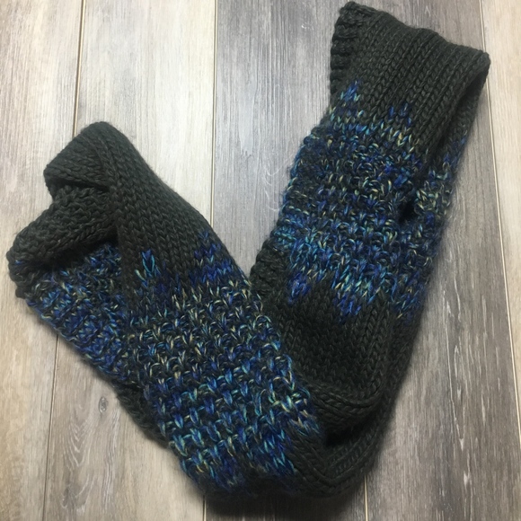 Infinity Scarf - Picture 2 of 2